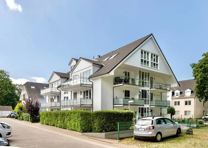 10 Helene Mit 2 Balkone * بابي